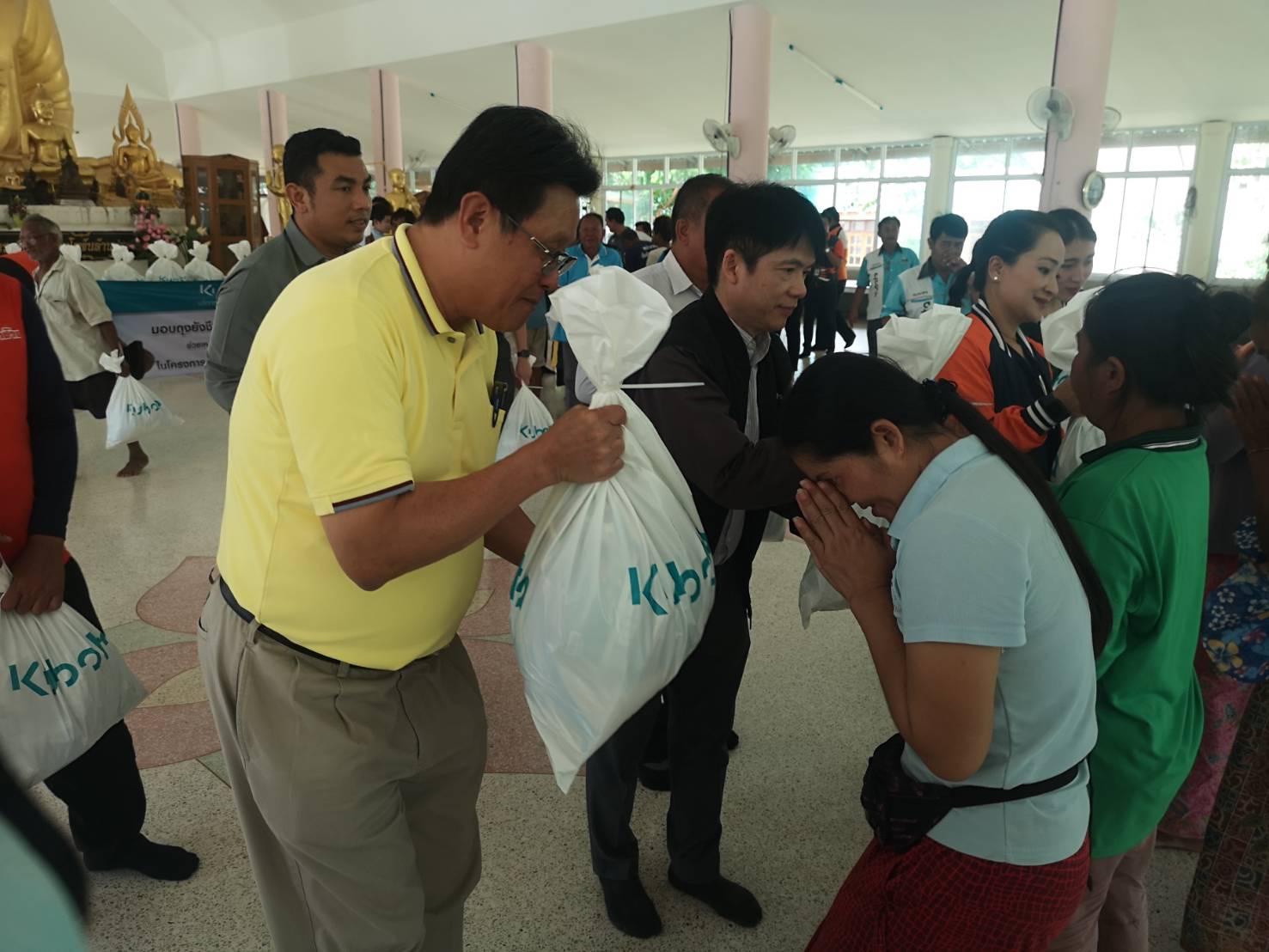 สยามคูโบต้า ห่วงใยพี่น้องเกษตรกรอีสานตอนล่าง และภาคเหนือตอนล่าง มอบถุงยังชีพกว่า 4,200 ชุด