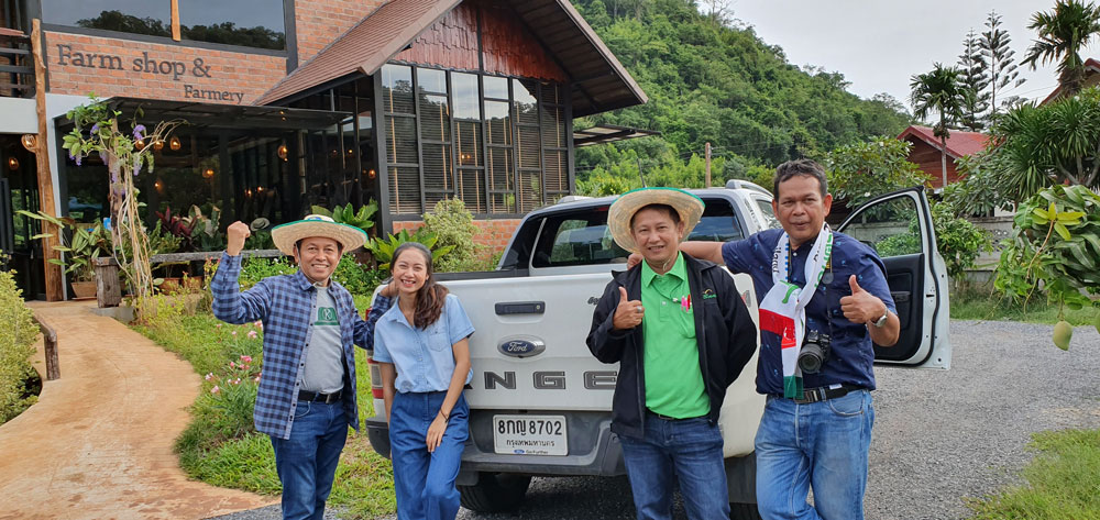 ขอบคุณ ฟอร์ด เรนเจอร์ พาหนะ "ตามหายอดมนุษย์เกษตรกรไทย" ที่นำพวกเราทุกคนมาถึงบ้านหมากม่วงเขาใหญ่ในครั้งนี้