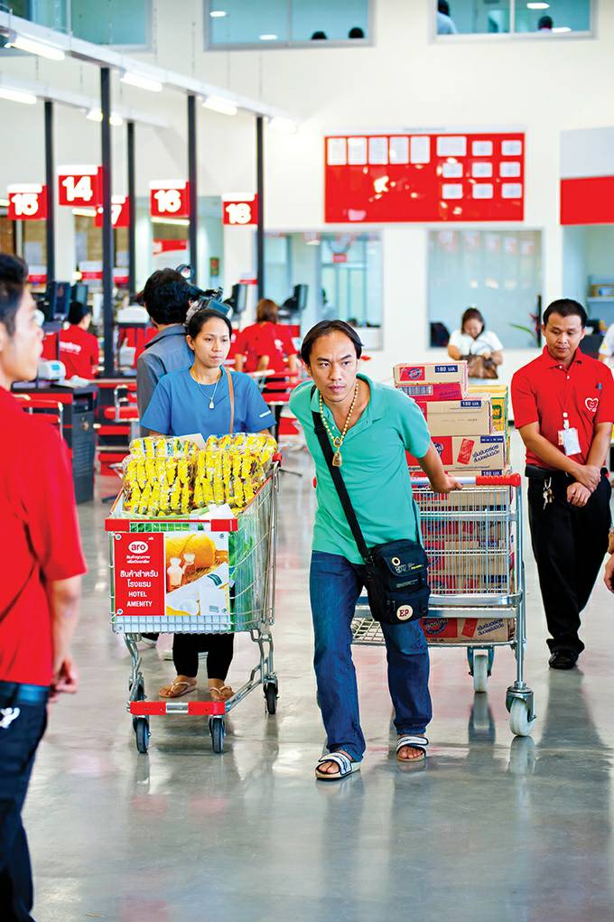 แม็คโคร รับกระแสเลิกใช้ถุงพลาสติกแรง ร้านค้าแห่ซื้อถุงทางเลือกรับลูกค้ารักษ์โลก เร่งปักหมุดศูนย์กลางถุงกระดาษ-บรรจุภัณฑ์ย่อยสลายได้ สำหรับผู้ประกอบการ