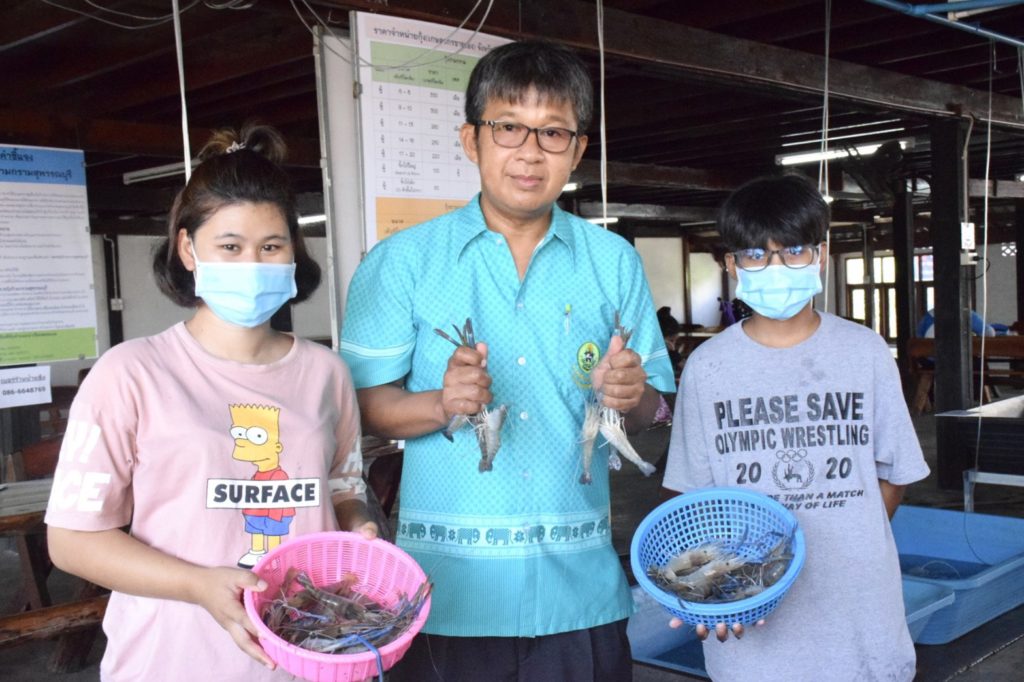 ประมงสุพรรณบุรี โชว์โมเดลความสำเร็จในการระบายผลผลิตสัตว์น้ำ พร้อมผลักดันสร้างต้นแบบ “ตลาดกุ้งก้ามกราม” ประจำจังหวัด