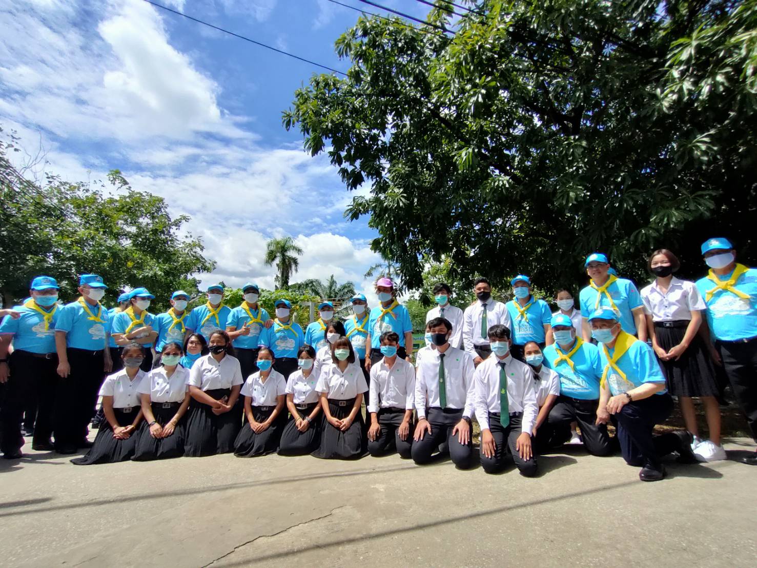 นิสิต ม.เกษตรฯ ร่วมกิจกรรมจิตอาสา “ปันสุข ปลูกรัก” สอนเพาะเห็ดและปลูกผักสวนครัวในโอกาสวันแม่