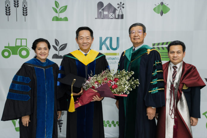 ซีอีโอ เจียไต๋ รับปริญญาปรัชญาดุษฎีบัณฑิตกิตติมศักดิ์ สาขาวิชาวิจัยและพัฒนาการเกษตร ม. เกษตร ตอกย้ำวิสัยทัศน์พัฒนาเกษตรไทยอย่างยั่งยืน