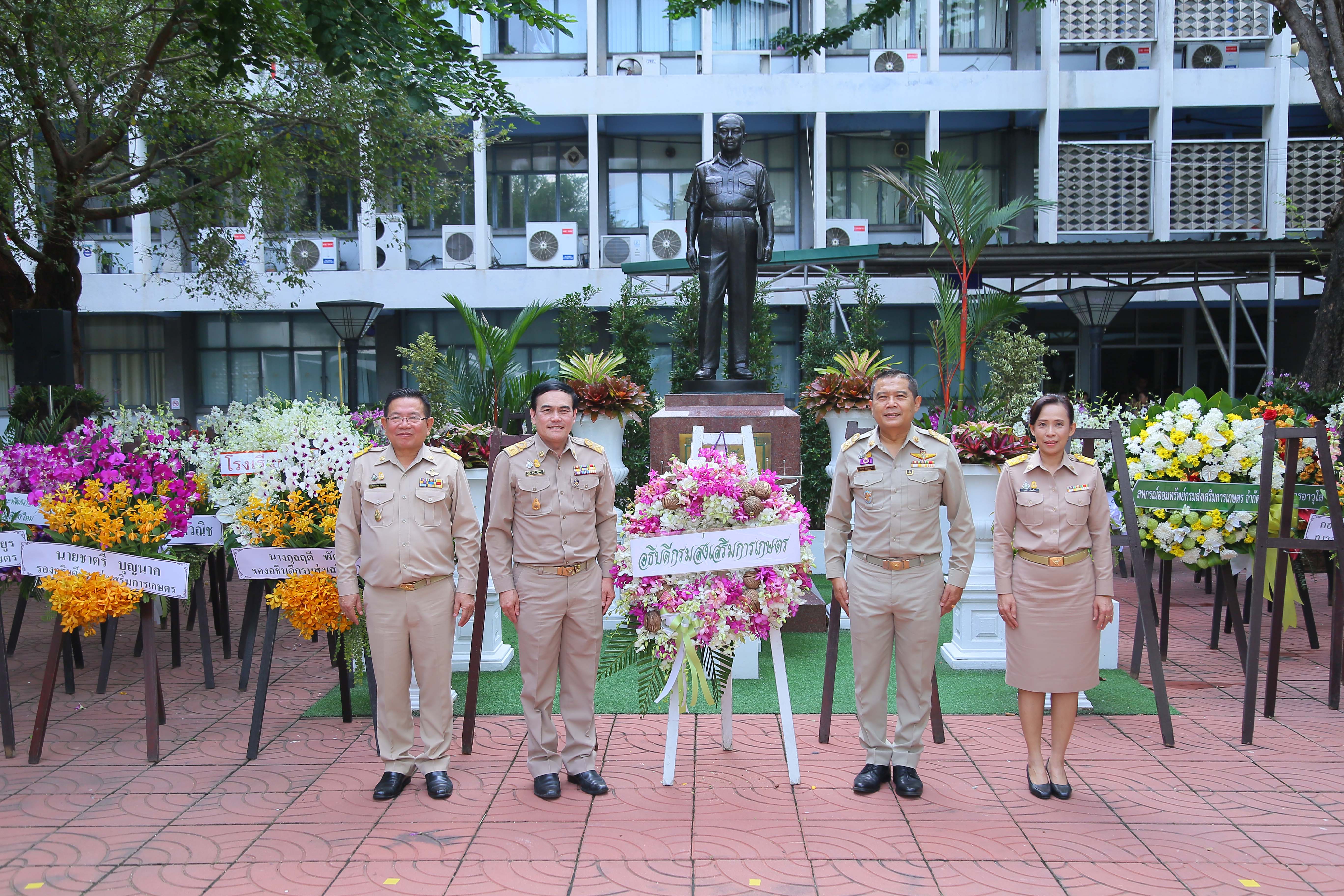 กรมส่งเสริมการเกษตรสนับสนุนการใช้กล้วยไม้ไทยในโอกาสพิเศษช่วยสร้างรายได้ให้เกษตรกร