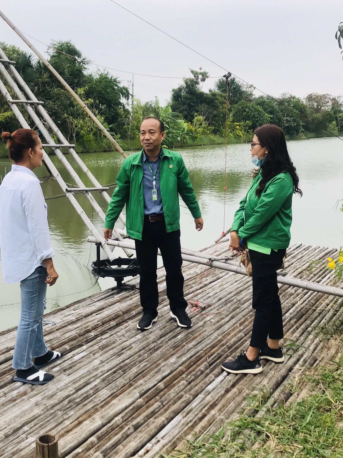 ธ.ก.ส.นนทบุรี ลงพื้นที่ธุรกิจชุมชนสร้างไทย-ไทรน้อย