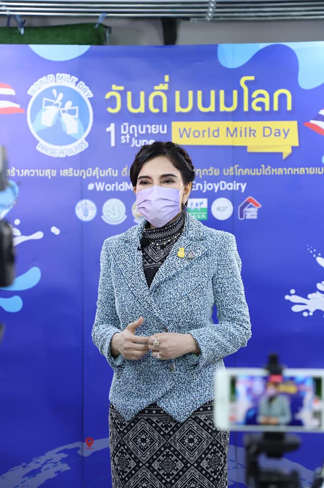 นางสาวมนัญญา ไทยเศรษฐ์ รัฐมนตรีช่วยว่าการกระทรวงเกษตรและสหกรณ์  