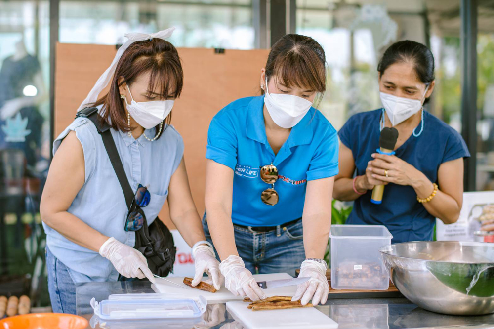 ฟอร์ดจัด Work Shop แปรรูปกล้วยหอมทอง ที่วิสาหกิจชุมชนวัยหวาน จ.เพชรบุรี