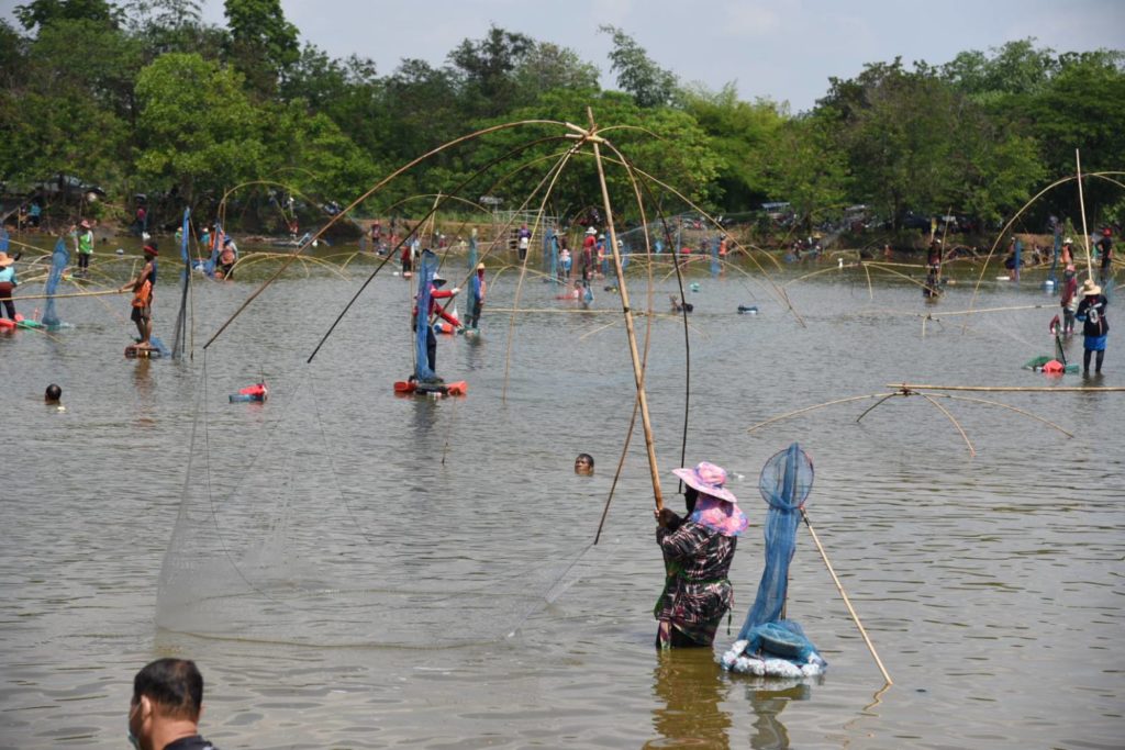 กรมประมง...ลุยต่อ “โครงการธนาคารผลผลิตสัตว์น้ำแบบมีส่วนร่วม” โชว์ผลสำเร็จ “แหล่งน้ำทำนบปลาห้วยวังเบญ” จังหวัดอุดรธานี เปิดจับสัตว์น้ำ มุ่งกระจายรายได้ให้ชุมชน