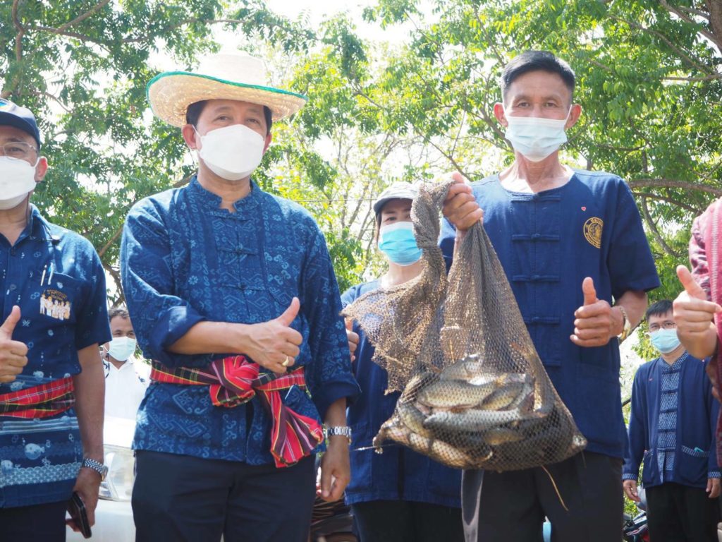 กรมประมง...ลุยต่อ “โครงการธนาคารผลผลิตสัตว์น้ำแบบมีส่วนร่วม” โชว์ผลสำเร็จ “แหล่งน้ำทำนบปลาห้วยวังเบญ” จังหวัดอุดรธานี เปิดจับสัตว์น้ำ มุ่งกระจายรายได้ให้ชุมชน