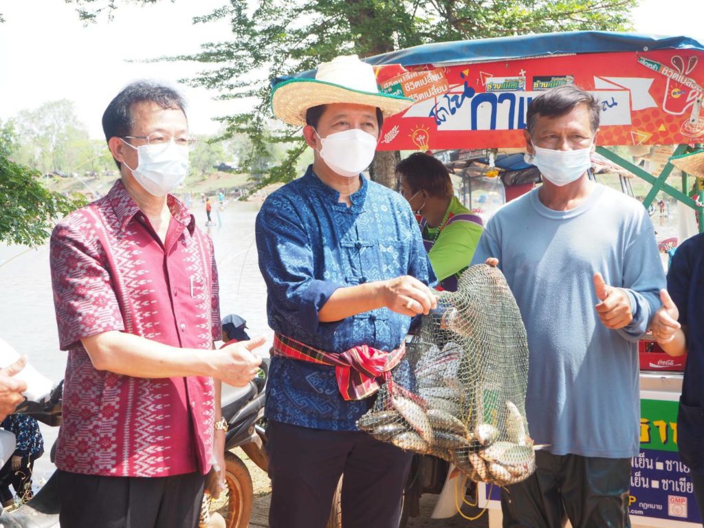 กรมประมง...ลุยต่อ “โครงการธนาคารผลผลิตสัตว์น้ำแบบมีส่วนร่วม” โชว์ผลสำเร็จ “แหล่งน้ำทำนบปลาห้วยวังเบญ” จังหวัดอุดรธานี เปิดจับสัตว์น้ำ มุ่งกระจายรายได้ให้ชุมชน