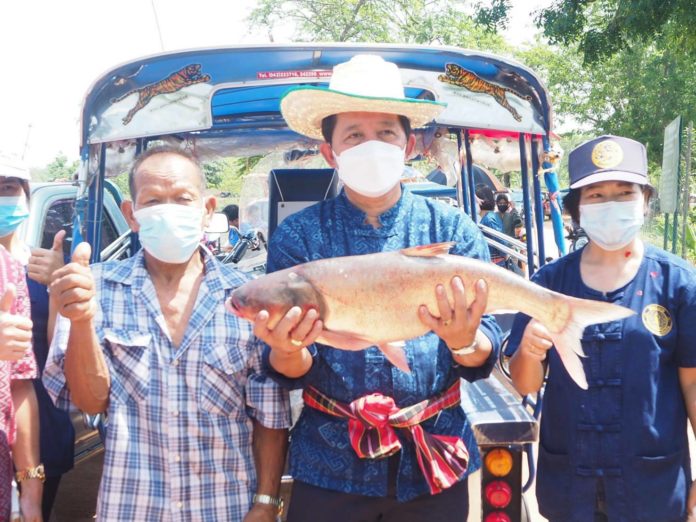 กรมประมง...ลุยต่อ “โครงการธนาคารผลผลิตสัตว์น้ำแบบมีส่วนร่วม” โชว์ผลสำเร็จ “แหล่งน้ำทำนบปลาห้วยวังเบญ” จังหวัดอุดรธานี เปิดจับสัตว์น้ำ มุ่งกระจายรายได้ให้ชุมชน