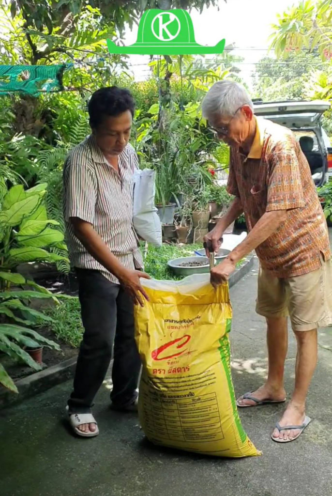 ลุงพรเปิดตัวผลิตภัณฑ์เพื่อสุขภาพดินและพืชกับผู้เป็นที่เคารพก่อนวางจำหน่ายทั่วประเทศ