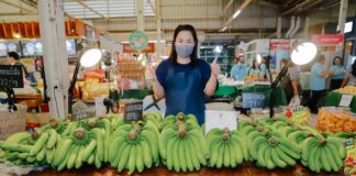 ติดตลาดเกษตร...Fresh Fruits From Farm