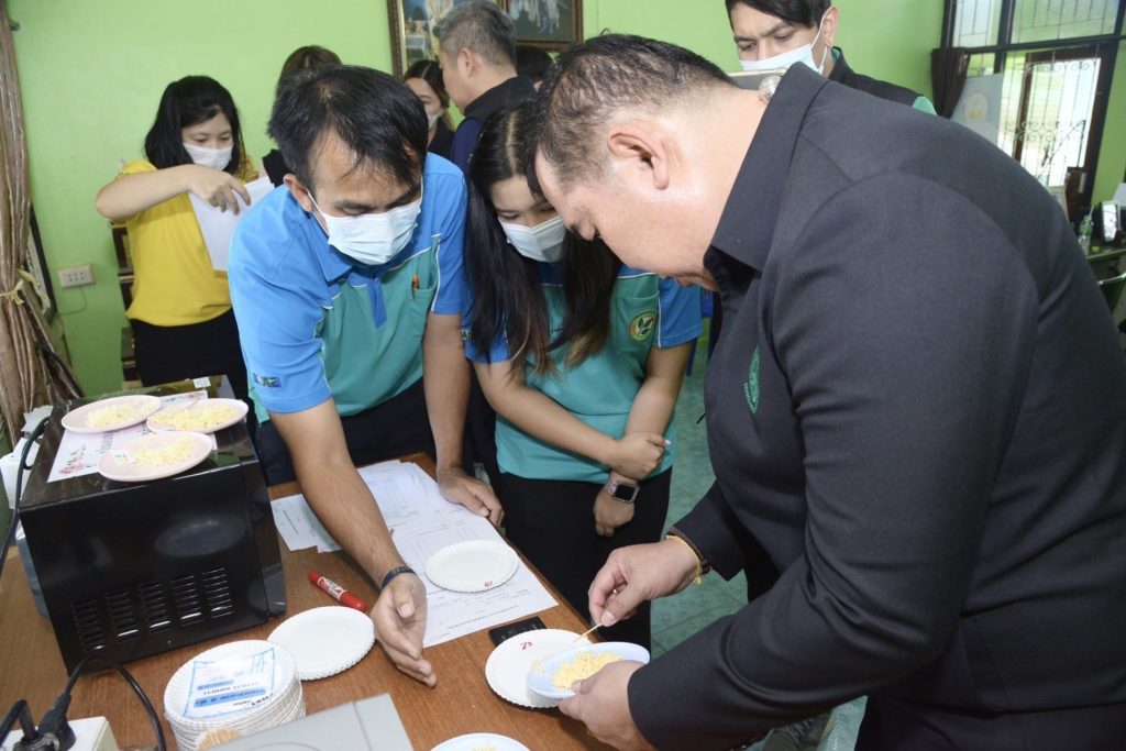 “รองปลัดฯ สุรเดช” ลงพื้นที่ จันทบุรี-ตราด ติดตามคุณภาพทุเรียนผลสดส่งออกและบริโภคในประเทศ