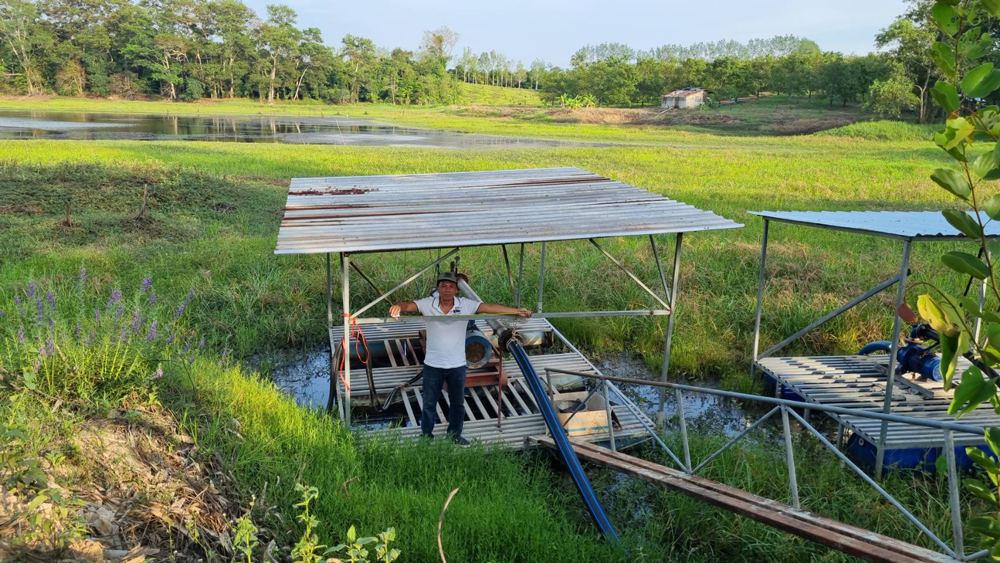 ระบบสูบน้ำแบบใช้พลังงานไปฟ้าของสวนทุเรียนนายเรือง