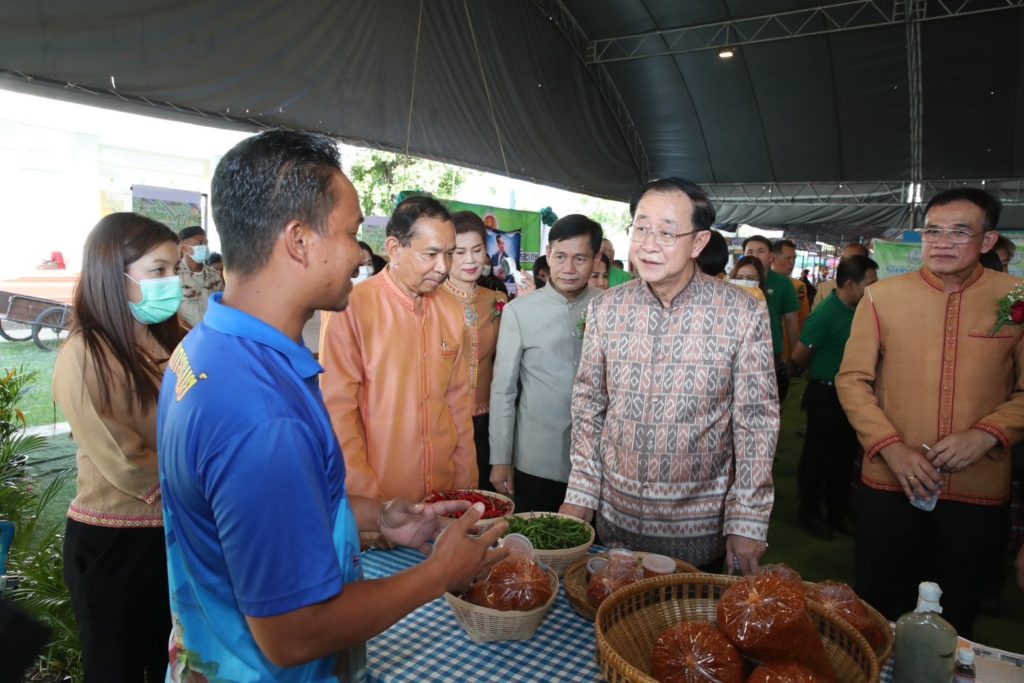 รมว.คลัง เปิดงานเทศกาลทุเรียนภูเขาไฟศรีสะเกษ ประจำปี 2566