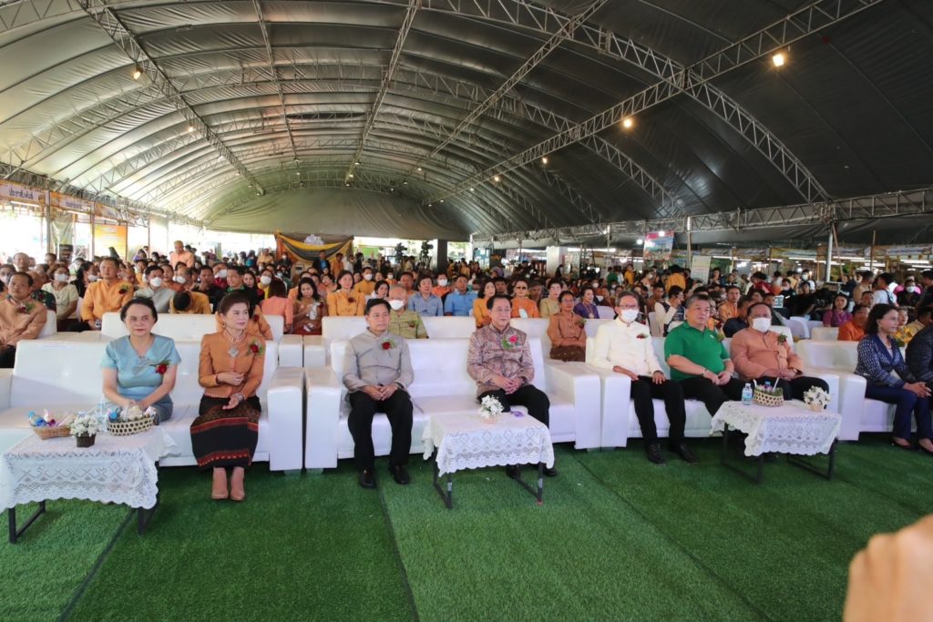 รมว.คลัง เปิดงานเทศกาลทุเรียนภูเขาไฟศรีสะเกษ ประจำปี 2566