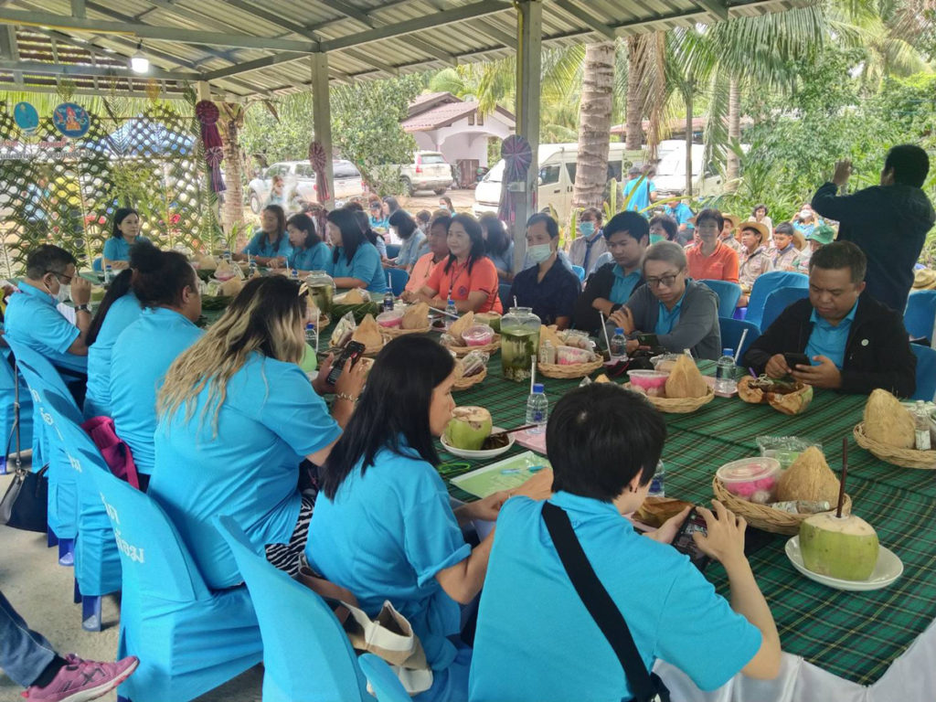 ครูบัญชีดีเด่น “ทวีศักดิ์ จุลเนียม” ทำเกษตรผสมผสานในสวนมะพร้าว ใช้ข้อมูลบัญชีนำทางชีวิต