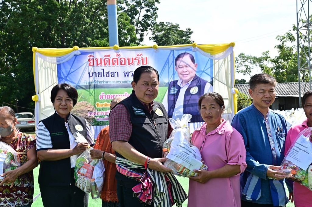 “รมช.ไชยา” ลงพื้นที่เยียวยาผู้ประสบภัยน้ำท่วม 7 หมู่บ้าน พร้อมทั้งเปิดงานมหกรรมควายไทยเมืองหนองบัวลุ่มภูพัฒนาควายไทยไปควายโลก