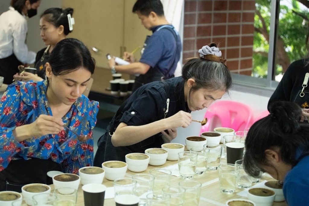 ด่วน!! เชิญประกวดสุดยอดกาแฟไทยปี 4 ชิงถ้วยรางวัลพระราชทานผลักดันสู่ตลาดโลก
