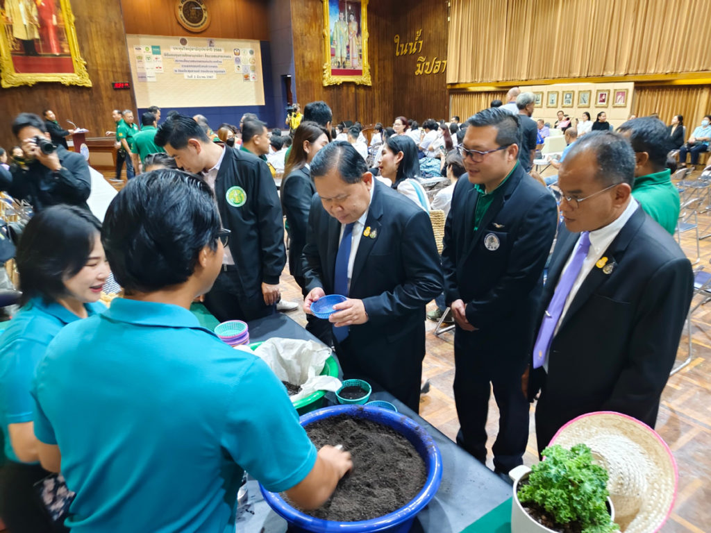 รัฐมนตรีไชยามอบทุนเด็กไทยหัวใจเกษตร “ประเทศไทยจะเป็นแหล่งผลิตอาหารโลก”