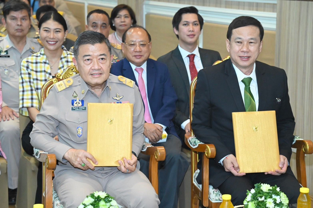 ธรรมนัส จับมือ ธ.ก.ส. เพิ่มมูลค่าโฉนดเพื่อการเกษตร(ส.ป.ก.4-01) ทะลุ 490,000 ล้านบาท 