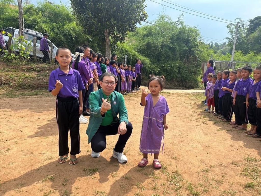 ธ.ก.ส. ปันน้ำใจ ใส่ใจสิ่งแวดล้อม ร่วมมอบถังน้ำและระบบการกักเก็บน้ำ ให้ศูนย์การเรียนชุมชนไทยภูเขา “แม่ฟ้าหลวง” จังหวัดเชียงใหม่