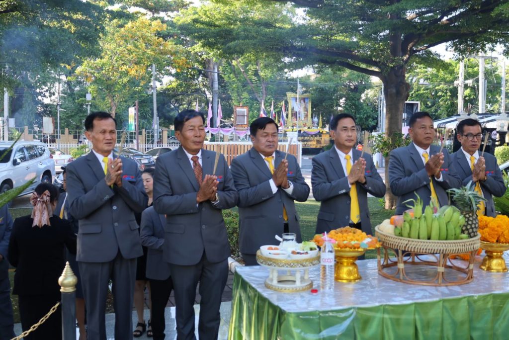 เฉลิมฉลอง 56 ปีสันนิบาตสหกรณ์ฯ มอบของที่ระลึกขอบคุณอดีตประธาน สสท และประกาศเกียรติคุณ สสจ.ดีเด่น 4 ภาค 5 จังหวัด