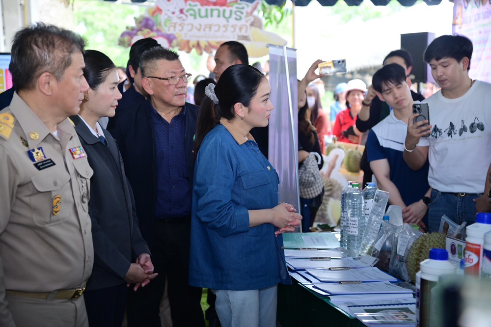 นายกฯ อิ๊งค์ ลุยเมืองจันท์ รับฟังปัญหาทุเรียนและทางออกผลไม้ไทยสู่ตลาดโลก และแข่งขันได้