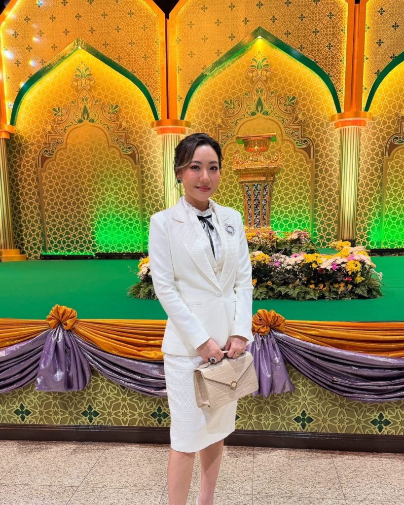 ดร.จารุวรรณ โชติเทวัญ