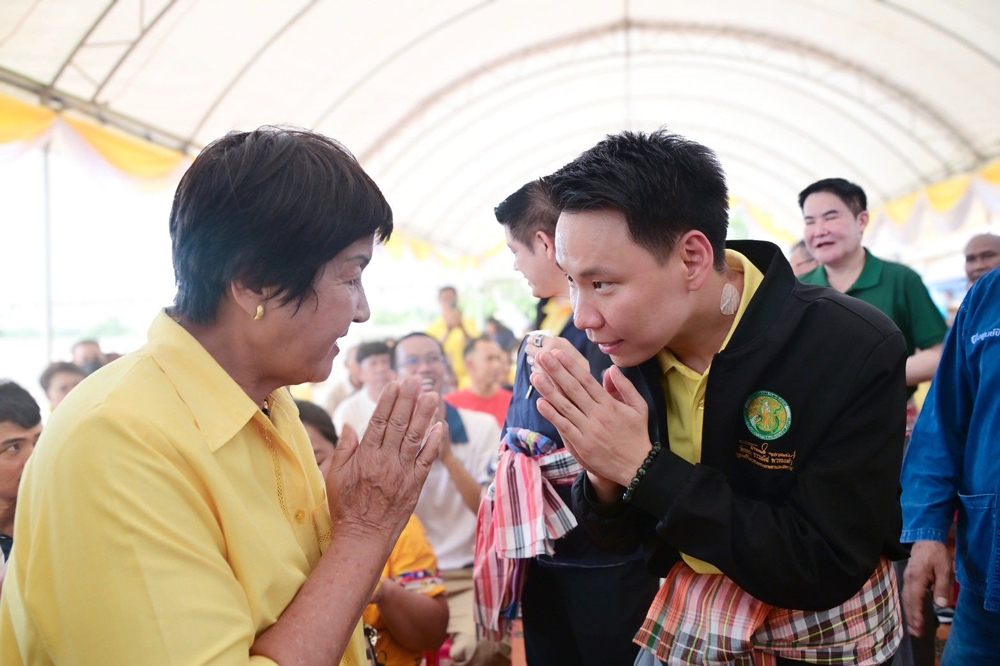 “อรรถกร–อัครา” ลุยปราจีนบุรี มอบโฉนด–เมล็ดพันธุ์–เดินหน้า 37 โครงการพัฒนาแหล่งน้ำระยะยาว เพิ่มพื้นที่ชลประทานกว่า 3 แสนไร่ ครอบคลุมพื้นที่เกษตร 1.5 ล้านไร่ เล็งฟื้นฟูแม่น้ำบางปะกง แก้ปัญหาน้ำท่วม-น้ำแล้ง