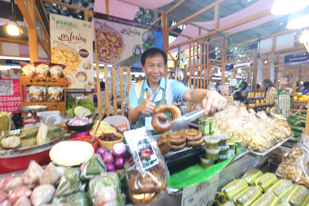 พาณิชย์ปทุมฯ จัดใหญ่ "PATHUM FANTASTIC FAIR 2025" รวมผู้ประกอบการกว่า 100 ร้าน คาดโกย 20 ล้านบาท