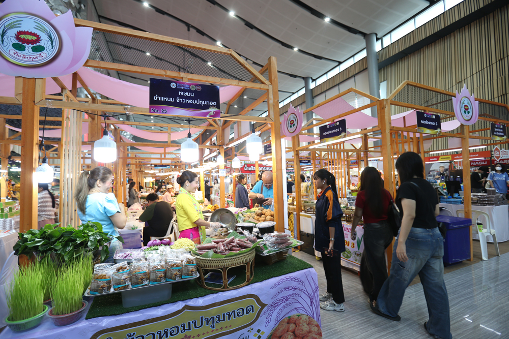 พาณิชย์ปทุมฯ จัดใหญ่ "PATHUM FANTASTIC FAIR 2025" รวมผู้ประกอบการกว่า 100 ร้าน คาดโกย 20 ล้านบาท