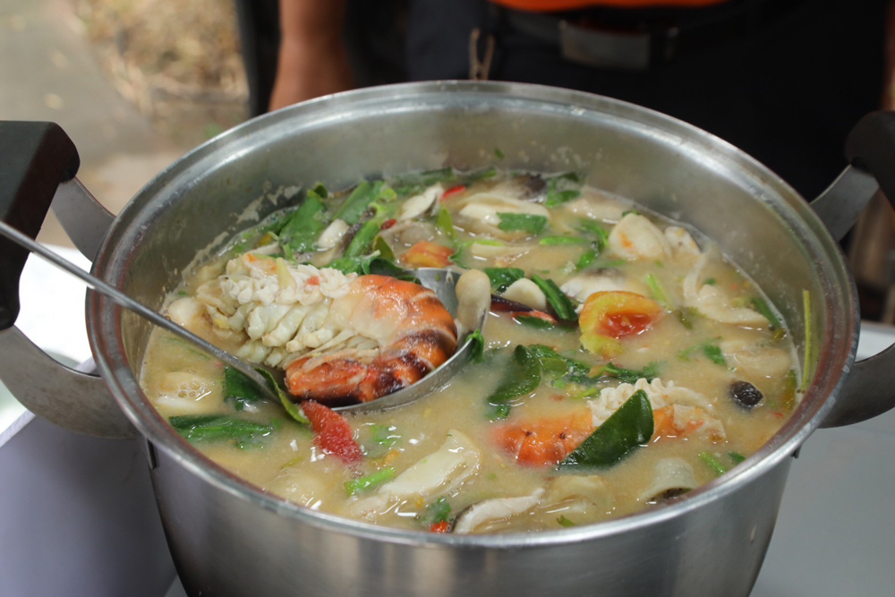 ต้มยำกุ้งก้ามกราม หม้อนี้ส่งเข้าประกวด โดยสื่อมวลชนเกษตร