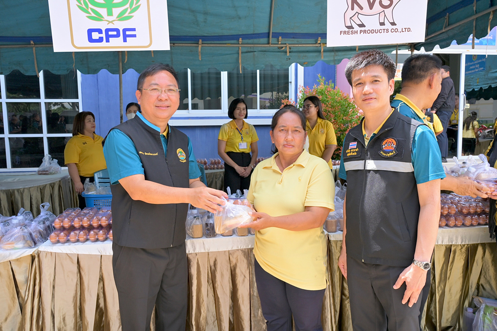 กรมปศุสัตว์เดินหน้าขับเคลื่อนโครงการเร่งรัดผ่าตัดทำหมันสุนัข–แมว คุมโรคพิษสุนัขบ้าในพื้นที่เสี่ยง จ.กำแพงเพชร ตามนโยบายของกระทรวงเกษตรและสหกรณ์ อย่างต่อเนื่อง เพื่อ "สัตว์ปลอดโรค คนปลอดภัย" ตั้งเป้าขยายผลขึ้นอีก 30%