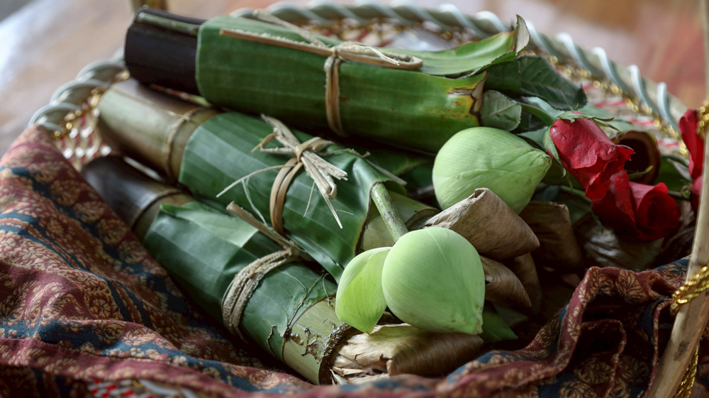 ชูประเพณีตักบาตรข้าวหลาม การอนุรักษ์ทุนวัฒนธรรมท้องถิ่นสู่การหวนคืนคุณค่า “ทวารวดีนครปฐม”