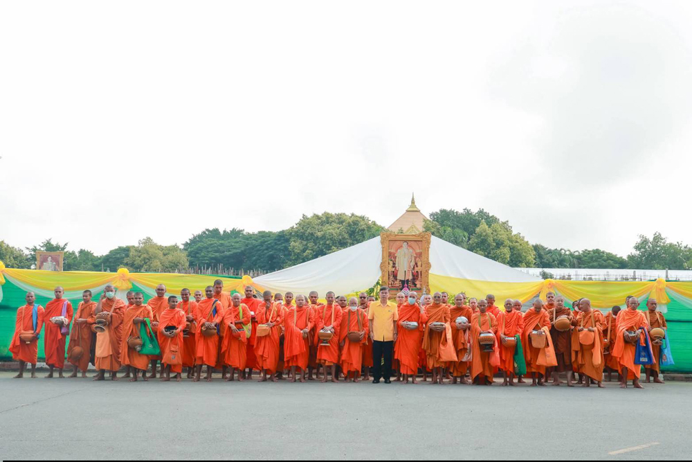 ประชาชนแห่ร่วมงานน้อมรำลึกในหลวง ร.9เนื่องในวันนวมินทรมหาราช 13 ตุลาคม 2568 ที่พิพิธภัณฑ์เกษตรอย่างเนืองแน่น