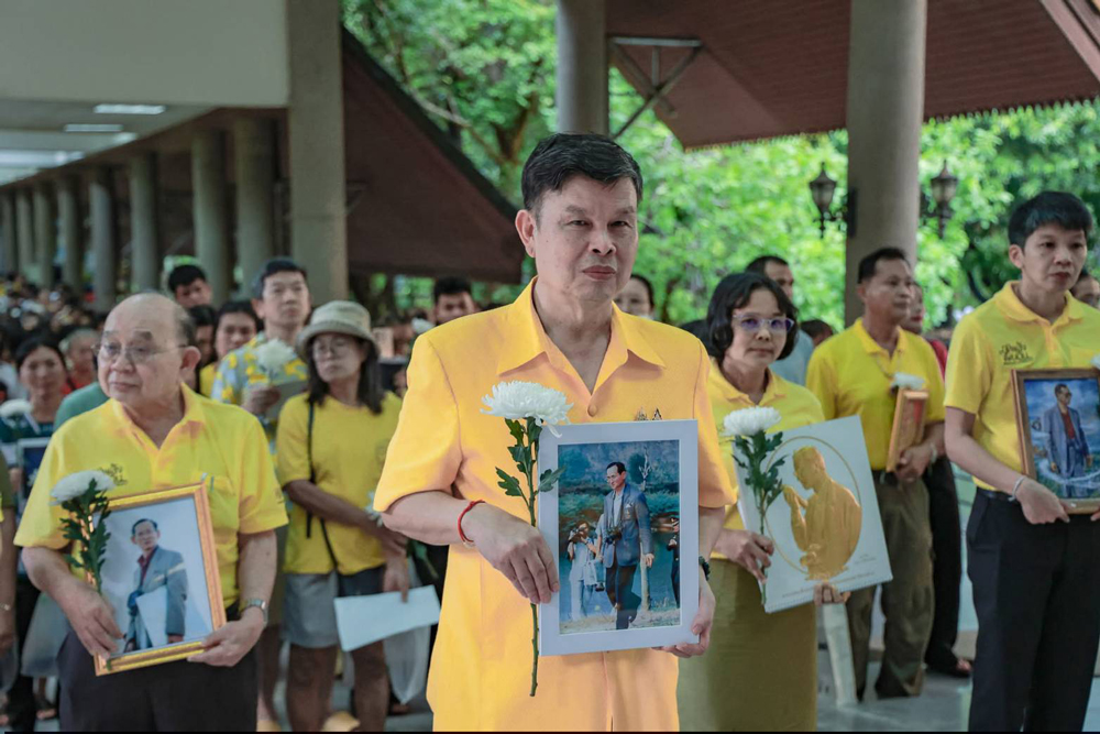 ประชาชนแห่ร่วมงานน้อมรำลึกในหลวง ร.9เนื่องในวันนวมินทรมหาราช 13 ตุลาคม 2568 ที่พิพิธภัณฑ์เกษตรอย่างเนืองแน่น