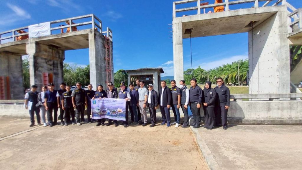 กรมชลประทาน นำสื่อฯลงพื้นที่แก้ไขปัญหาภัยแล้งและอุทกภัยแม่น้ำสายบุรี 3 จังหวัดชายแดนใต้