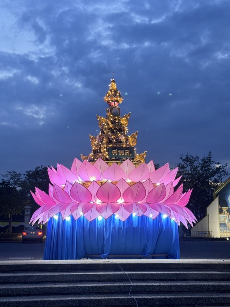 ยลแสงวันเพ็ญ 'ย้อนยุคให้สุด' ในงาน "เปรียงประทีปศรัทธา ลอยกระทง 2568" ชมขบวนแห่ที่งดงาม เหนือสายน้ำเจ้าพระยา"