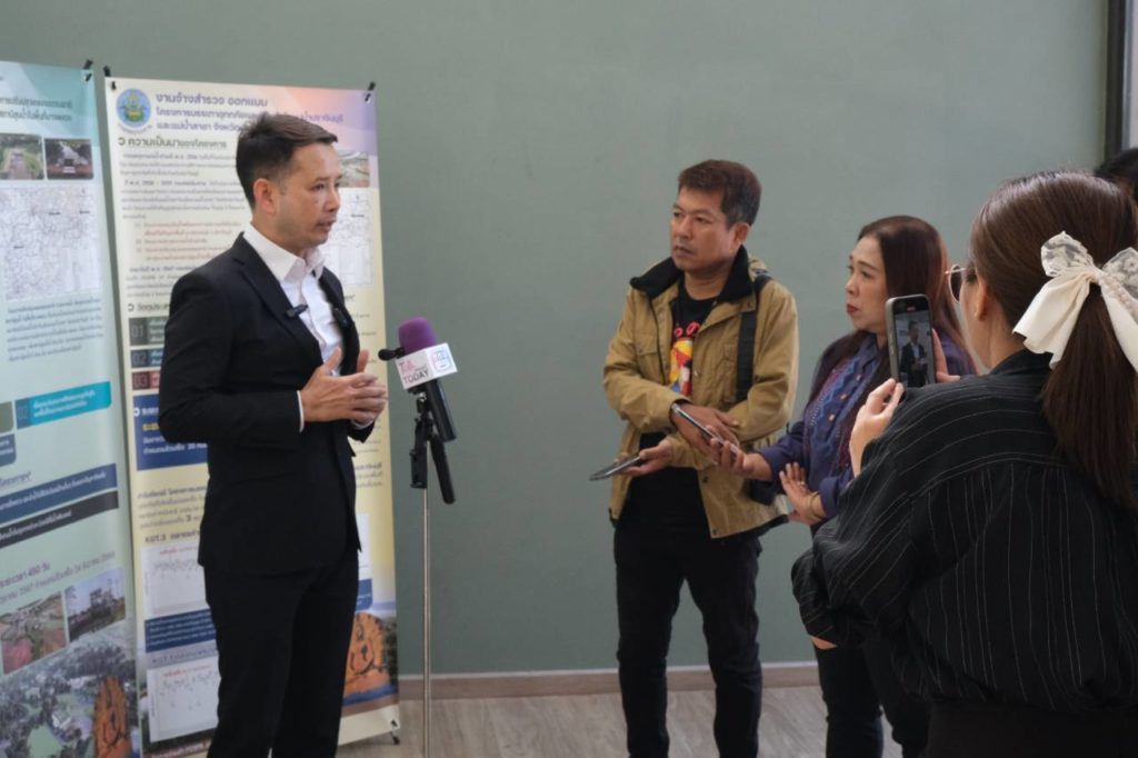 “กรมชลประทาน” นำสื่อลงพื้นที่ติดตามโครงการปรับปรุงคลองธรรมชาติ ทางระบายน้ำ ประตูระบายน้ำ และสถานีสูบน้ำในพื้นที่บางพลวง จ.ปราจีนบุรี เพื่อแก้ไขปัญหาน้ำท่วมอย่างยั่งยืน