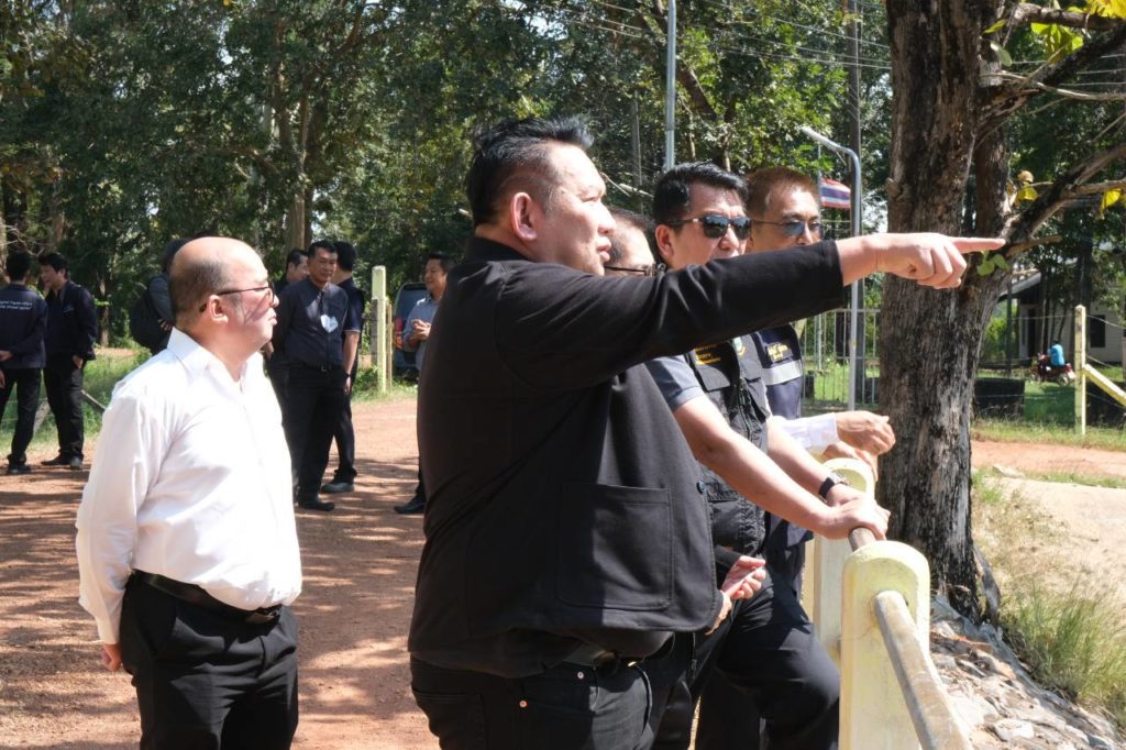 “กรมชลประทาน” นำสื่อลงพื้นที่ติดตามโครงการปรับปรุงคลองธรรมชาติ ทางระบายน้ำ ประตูระบายน้ำ และสถานีสูบน้ำในพื้นที่บางพลวง จ.ปราจีนบุรี เพื่อแก้ไขปัญหาน้ำท่วมอย่างยั่งยืน