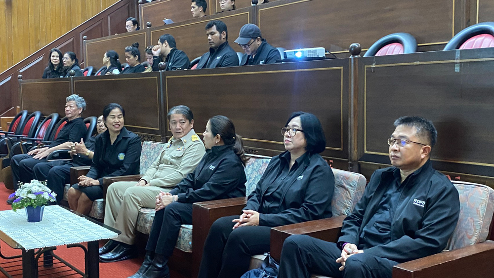 นายมนต์สิทธิ์  ไพศาลธนวัฒน์ ผู้ว่าราชการจังหวัดจันทบุรี ให้การต้อนรับคณะที่มาเยี่ยมชม