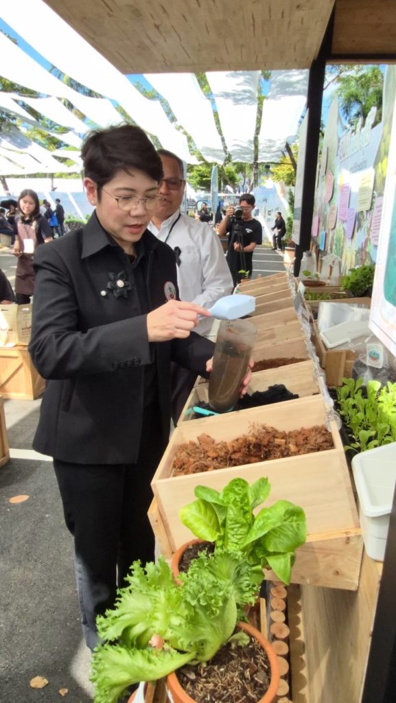 อธิบดี พด. “ดร.สุมิตรา“ พาเที่ยวงาน “วันดินโลก 2568” ชูแนวคิด “ดินที่สมบูรณ์ สู่เมืองที่สมดุล เกื้อกูลชีวิต”