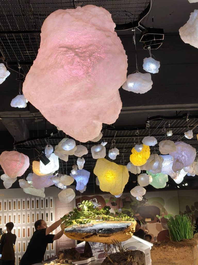 อธิบดี พด. “ดร.สุมิตรา“ พาเที่ยวงาน “วันดินโลก 2568” ชูแนวคิด “ดินที่สมบูรณ์ สู่เมืองที่สมดุล เกื้อกูลชีวิต”