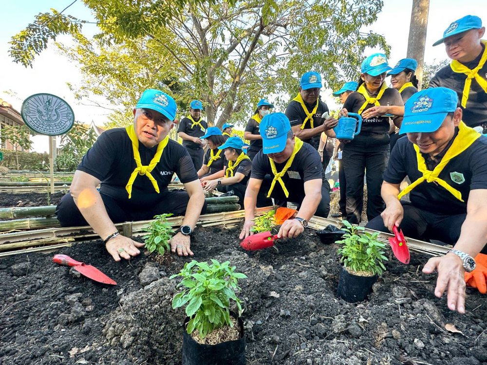 ปลัดเกษตร นำทีมกระทรวงเกษตรฯ ร่วมกิจกรรมจิตอาสาพัฒนา จ.พระนครศรีอยุธยา มุ่งสร้างรายได้ยกระดับคุณภาพชีวิตที่ดีขึ้น พร้อมทั้งสานต่อแนวพระราชดำริฯ ต่อไป