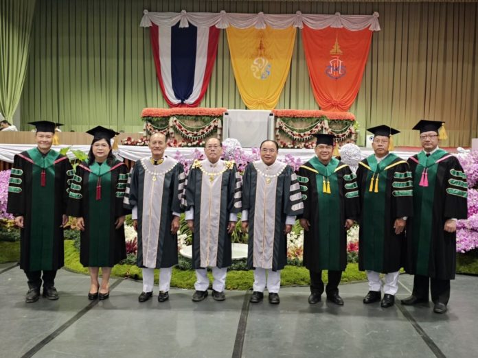 สองผู้บริหาร “สหฟาร์ม” สร้างชื่อรับพระราชทานเกียรติคุณจากมหาวิทยาลัยแม่โจ้ ตอกย้ำความสำเร็จผู้นำอุตสาหกรรมอาหารไทย