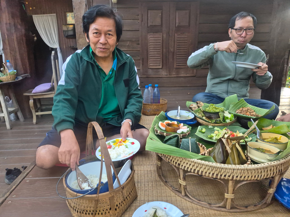 มื้อเช้าที่โฮมสเตย์บ้านนาต้นจั่น จ.สุโขทัย
