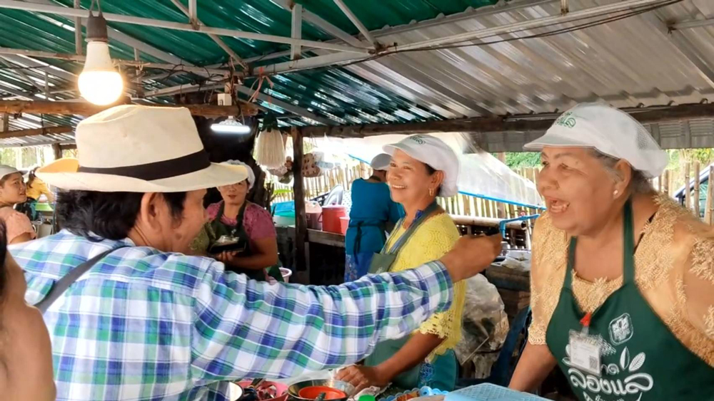 เที่ยวตลาดลองแลพังงา นักท่องเที่ยวหลั่งไหลมา เผยเคล็ดลับการบริหารตลาดชุมชนให้ปัง?