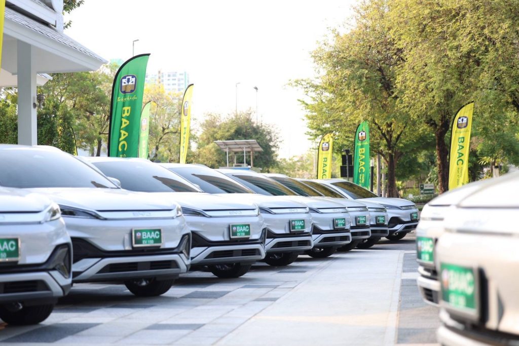 ธ.ก.ส. ส่งมอบรถยนต์ไฟฟ้า 150 คัน ใช้ปฏิบัติภารกิจทั่วประเทศหนุนมาตรการประหยัดพลังงานภาครัฐ มุ่งสู่ Net Zero