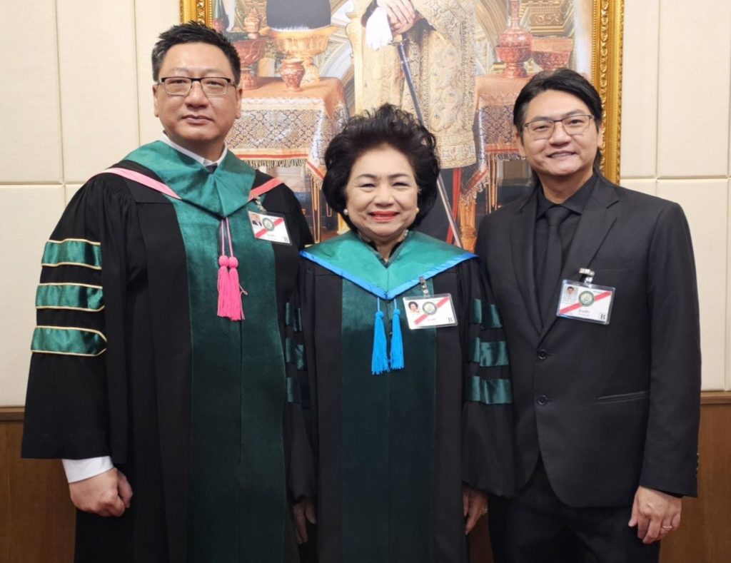 สองผู้บริหาร “สหฟาร์ม” สร้างชื่อรับพระราชทานเกียรติคุณจากมหาวิทยาลัยแม่โจ้ ตอกย้ำความสำเร็จผู้นำอุตสาหกรรมอาหารไทย